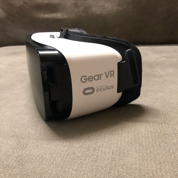 Samsung Gear VR Oculus 2015 Virtual Reality Headset Note5 S6 S7 Edge White - Picture 4 of 10